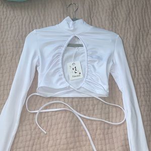 Brand new size medium white crop top Mara boutique Australia